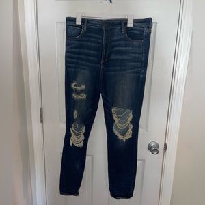 American Eagle High Waisted Distressed Jeans/Jeggings